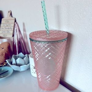 NWT 💎 Starbucks 16 oz Gem Cut Travel Cup in Gorgeous Quartz Color.